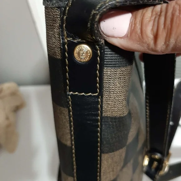 FENDI Vintage/Retired 1994 Pequin Daimer Shoulderbag - Picture 7 of 16